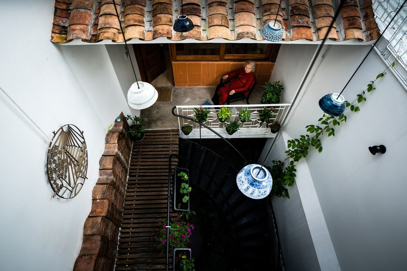 Ngam ngoi nha ong co khong gian chong lop giua long Sai Gon-Hinh-14