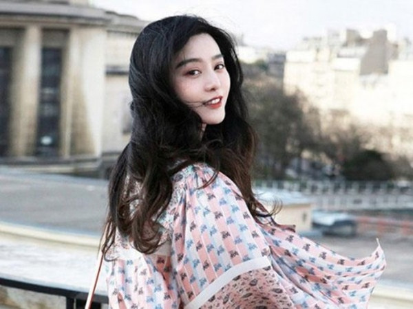 Co 'BAO VAT' nay trong tay khien chong ram rap nghe loi ca doi