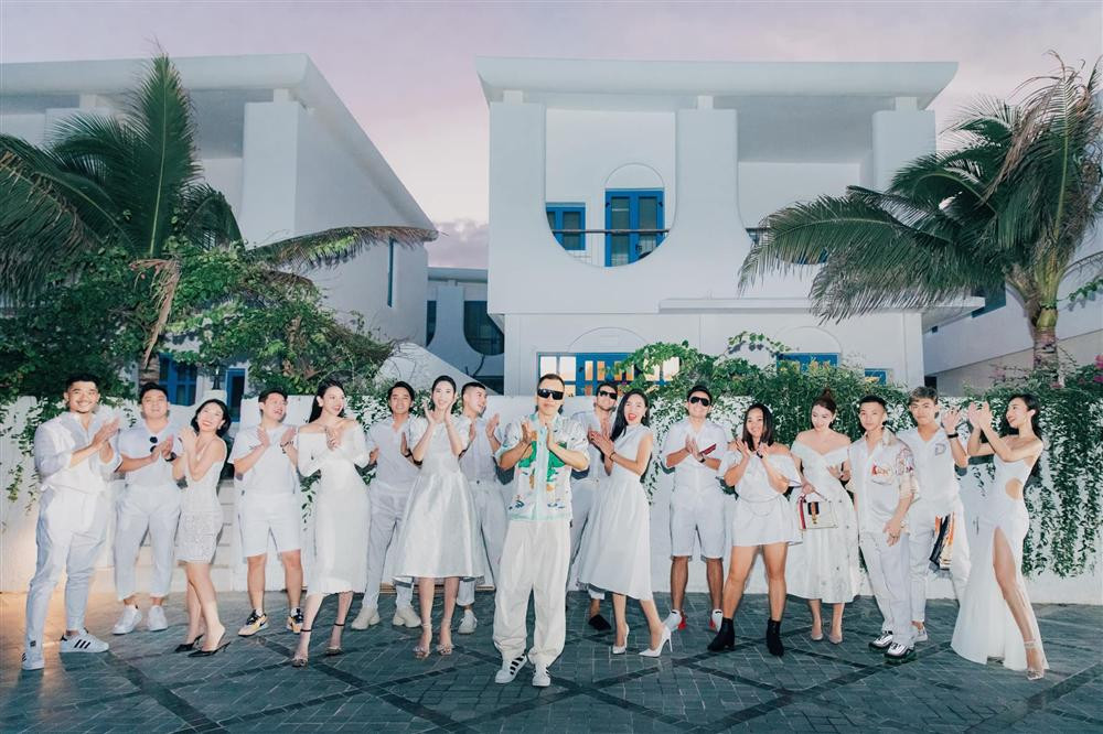 Vu Khac Tiep bi canh bao khi dan doi quan hung hau di quay-Hinh-5