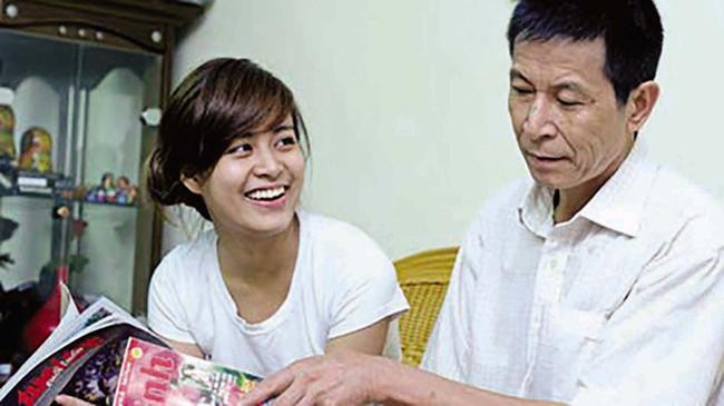 Hoàng Thùy Linh chia sẻ về người đàn ông đã giúp cô vượt qua scandal - Hình 2 Hoang Thuy Linh chia se ve nguoi dan ong da giup co vuot qua scandal-Hinh-2
