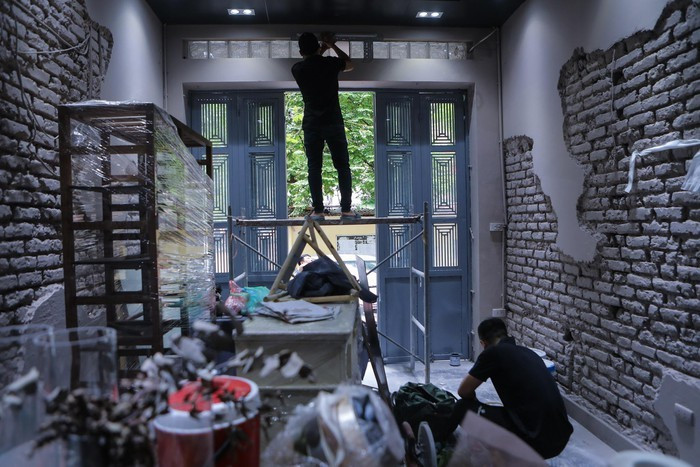 Để lắp đặt điều hòa, tôi cần thêm 2 đồng nghiệp. Một chiếc máy được lắp cần khoảng 90 phút với sự phối hợp của 3 người.