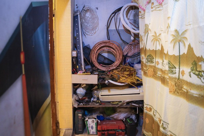 Sau khi trừ hết chi phí, trung bình một ngày tôi thu được 700.000-1 triệu đồng cho ngày làm việc 12 tiếng. Mùa hè là mùa tôi làm nuôi cả năm, mùa đông ít việc, phải nhận sửa điện, sửa tủ lạnh kiếm thêm thu nhập.