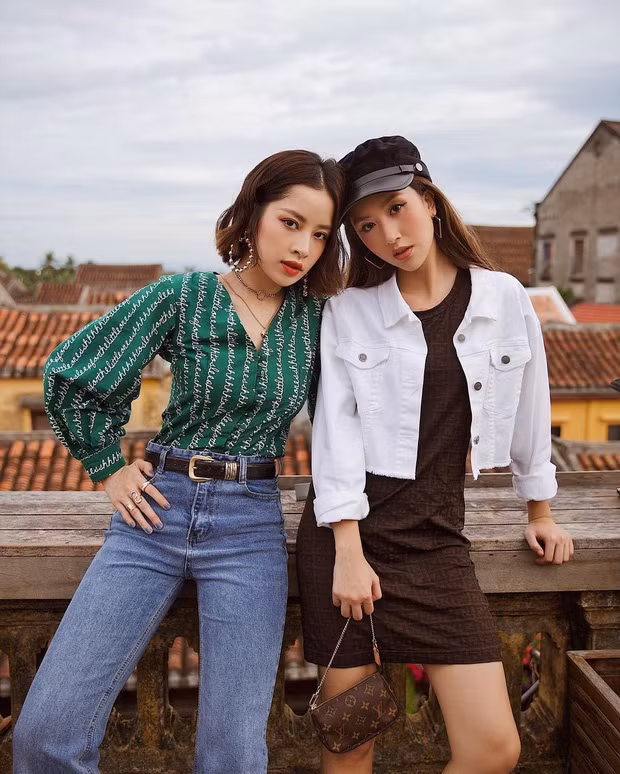 Nguyên nhân được cho là giọng ca Cung đàn vỡ đôi đang hẹn hò tình cũ của Quỳnh Anh - một thiếu gia Hà thành tên H. Trên Instagram, fashionista 9X đã nhấn "hủy theo dõi" tài khoản của Chi Pu. Khi một thành viên mạng bình luận: "Em thích chị lắm nên hy vọng thà chuyện chị với Chi Pu là thật chứ nếu chị làm vậy chỉ để tạo scandal thì thất vọng lắm", Quỳnh Anh Shyn trả lời: "Không ai đem những chuyện như vậy ra để PR đâu em nhé". Về phía Chi Pu, hôm 26/6, cô lên tiếng trấn an fan, khẳng định không làm gì hổ thẹn với lòng mình.