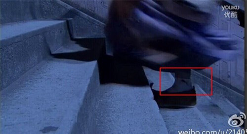 Lỗi phục trang ngớ ngẩn trong phim cổ trang Trung Quốc - Hình 3 Loi phuc trang ngo ngan trong phim co trang Trung Quoc-Hinh-3