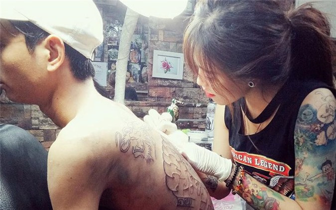 3 hotgirl xăm trổ nổi tiếng MXH: Bị mẹ ruột từ mặt và cái kết ảnh 4 3 hotgirl xăm trổ nổi tiếng MXH: Bị mẹ ruột từ mặt và cái kết ảnh 4