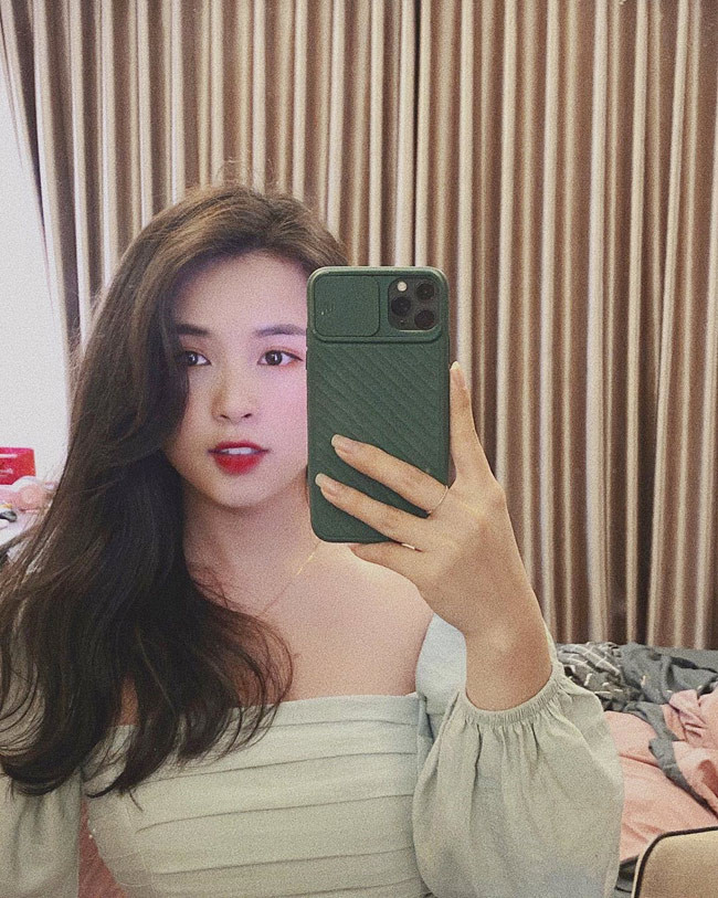 Thảo Nari sở hữu vẻ đẹp ngây thơ, trong sáng.