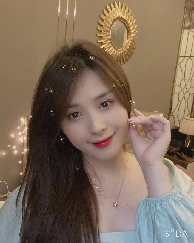 Instagram của cô nàng cũng có hơn 100.000 lượt follow.