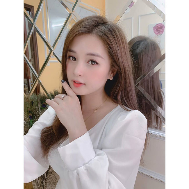 Hương Thảo từng là "Gương mặt khả ái" của cuộc thi Hoa khôi Đại học Văn hóa Hà Nội năm 2016.