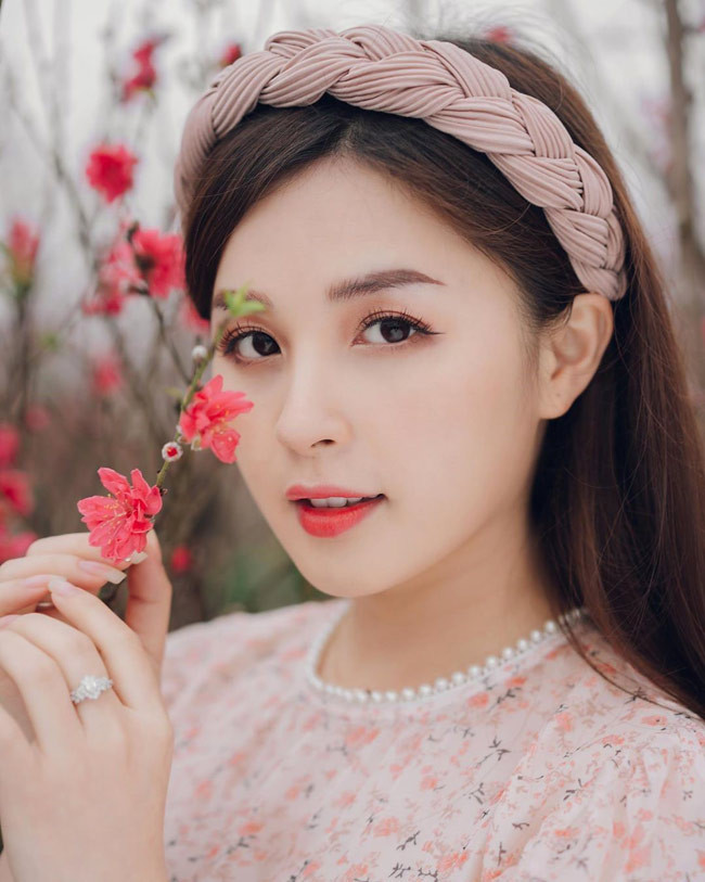 Thảo Nari là hot girl ăn mặc rất kín đáo nhất nhì trong làng streamer Việt Nam.