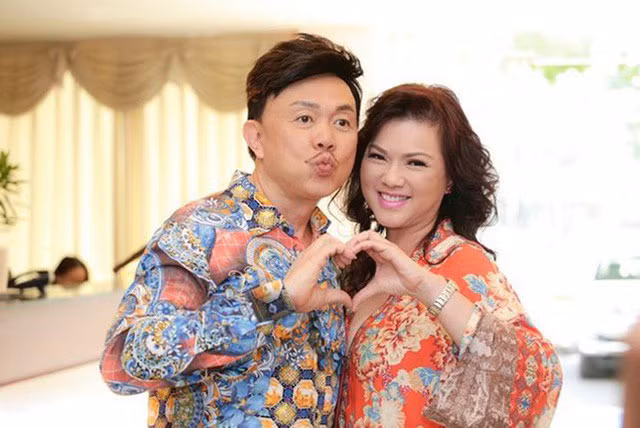 Chí Tài: Bị ca sĩ mắng, bầu show khiển trách phải sang diễn hài - Hình 2 Chi Tai: Bi ca si mang, bau show khien trach phai sang dien hai-Hinh-2