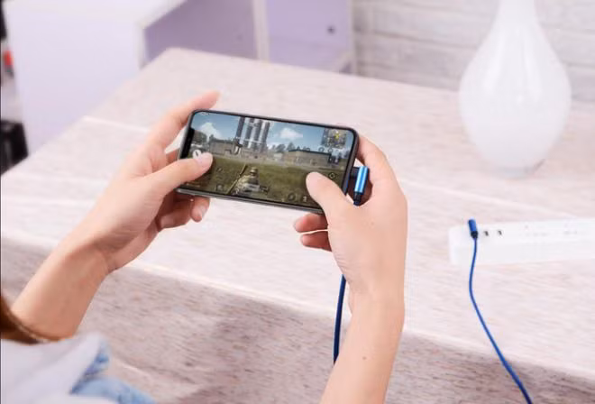 Nhung thoi quen khi sac pin dang lam iPhone hong nhanh hon