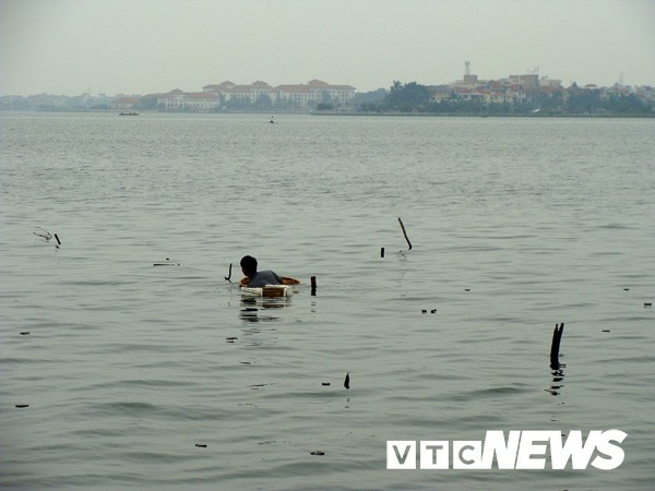 Giải mã bí ẩn về những ngôi mộ cổ thoắt ẩn thoắt hiện giữa Hồ Tây - Hình 3 Giai ma bi an ve nhung ngoi mo co thoat an thoat hien giua Ho Tay-Hinh-3