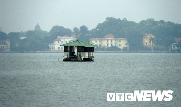 Giải mã bí ẩn về những ngôi mộ cổ thoắt ẩn thoắt hiện giữa Hồ Tây - Hình 2 Giai ma bi an ve nhung ngoi mo co thoat an thoat hien giua Ho Tay-Hinh-2