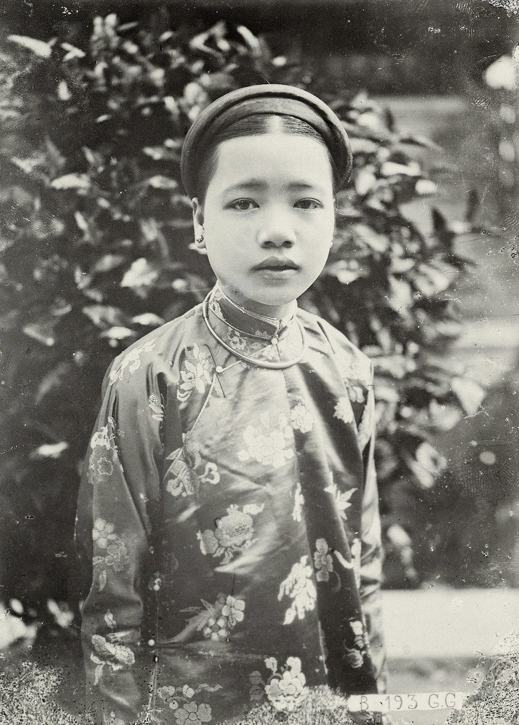 Danh tinh 12 ba vo cua vua Khai Dinh-Hinh-2