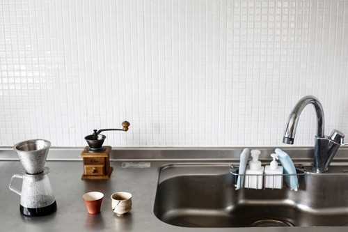 Tuy nhiên, mọi đồ đạc vẫn đủ để đáp ứng nhu cầu sống.