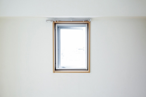 Trong phòng càng ít đồ đạc thì không gian càng sáng và thoáng khí.