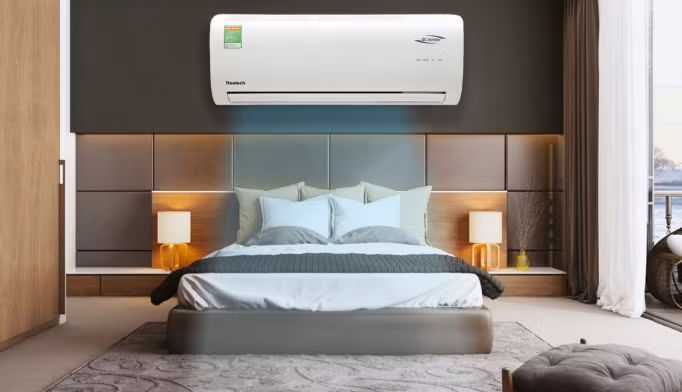  Reetech RTV9-BF-A/RCV9-BF-A đang được giảm 700.000 đồng, còn 6,7 triệu đồng. Chương trình được áp dụng tại hệ thống Thiên Hòa. Trong khi, cửa hàng Hoàng Vinh bán sản phẩm giá 7,7 triệu đồng. Model này có công suất 1 HP phù hợp với phòng ngủ hay phòng họp nhỏ. Ngoài ra, máy còn được trang bị công nghệ Inverter giúp tiết kiệm điện năng tiêu thụ. Ảnh: Reetech.