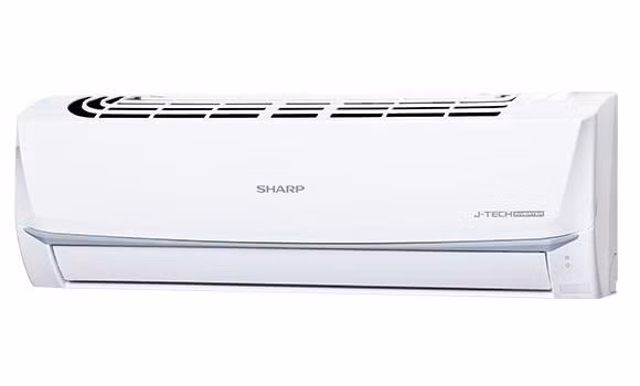  Sharp inverter AH-X18XEW đang được bán với giá 12,2 triệu đồng, giảm 1,8 triệu đồng. Chương trình áp dụng tại hệ thống Phong Vũ. Giá máy tại hệ thống Nguyễn Kim và Điện Máy Xanh là 14,6 triệu đồng. Do được trang bị công suất 2 HP nên thiết bị đáp ứng tốt cho những căn phòng có diện tích từ 20-30 m2. Với công nghệ Powerful Jet, máy lạnh Sharp sẽ hạ nhanh nhiệt độ phòng xuống 5 độ C sau 5 phút. Ảnh: Sharp.