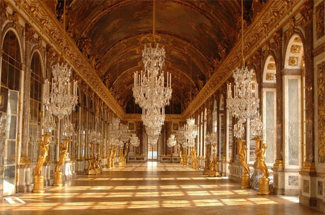 Điện Versailles, Pháp: Từ kiến trúc bên ngoài tới nội thất bên trong, điện Versailles khiến du khách không khỏi thán phục trước sự xa hoa, tinh tế và nghệ thuật. Ảnh:Parisianist.