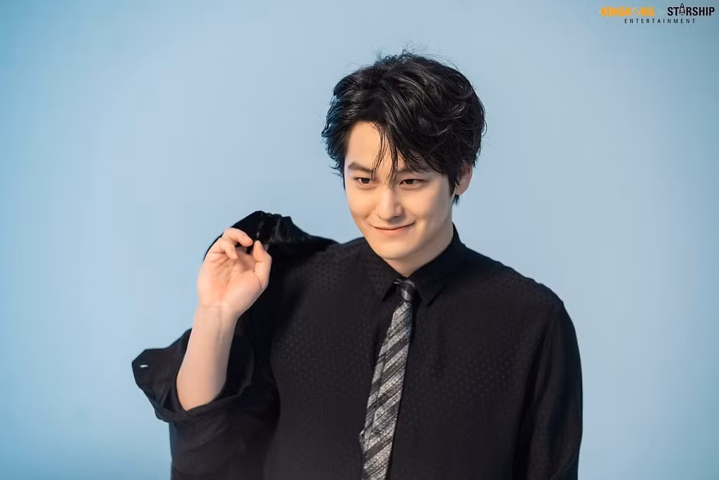 Vào tháng 3, Kim Bum đã xuất ngũ sau khi hoàn thành xong nghĩa vụ quân sự với tư cách là nhân viên công cộng. Một tháng sau, nam diễn viên đã xác nhận xuất hiện trong bộ phim giả tưởng Tale of Gumiho cùng với Lee Dong Wook và Jo Bo Ah.