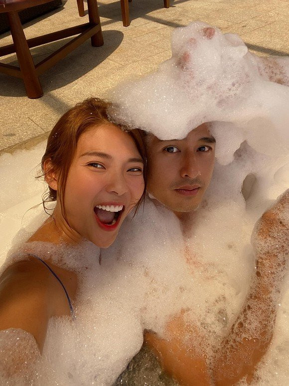 Thúy Diễm đăng ảnh nóng mừng sinh nhật ông xã - Hình 2 Thuy Diem dang anh nong mung sinh nhat ong xa-Hinh-2