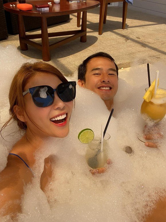 Thúy Diễm đăng ảnh nóng mừng sinh nhật ông xã - Hình 3 Thuy Diem dang anh nong mung sinh nhat ong xa-Hinh-3