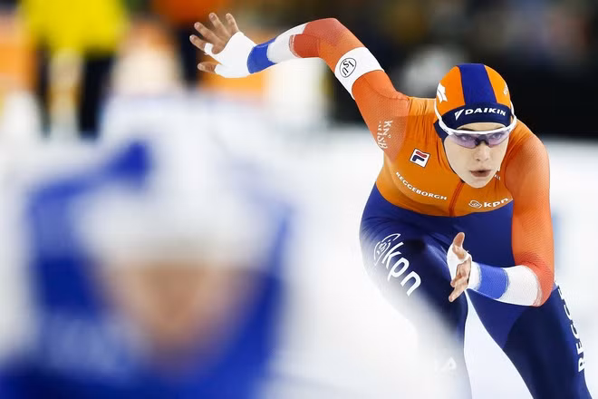 Nu hoang truot bang xinh dep nhat Ha Lan gay dung tim dan tinh-Hinh-2