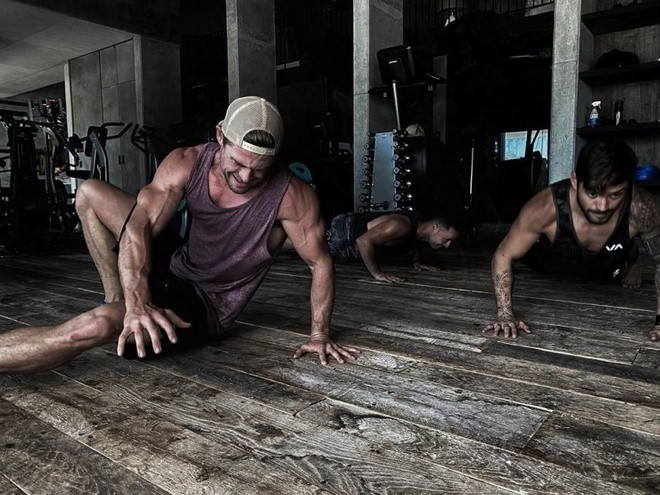 Đối với một ngôi sao điện ảnh, phòng gym với đầy đủ các thiết bị tập luyện hiện đại, cao cấp là một tiện nghi không thể nào thiếu. Ảnh: Instagram.