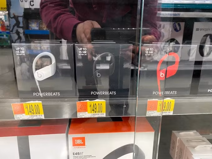 Tai nghe PowerBeats 4 cua Apple bat ngo xuat hien, co toi 3 mau