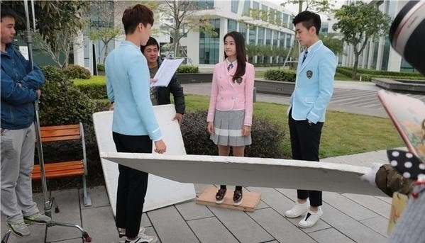 Sao nam Trung Quoc di giay don 10 cm de tang chieu cao-Hinh-6