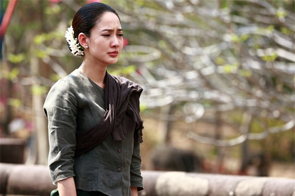 Đêm tân hôn mẹ chồng lén lấy thang cho con dâu trốn ra ngoài ảnh 1 Đêm tân hôn mẹ chồng lén lấy thang cho con dâu trốn ra ngoài ảnh 1