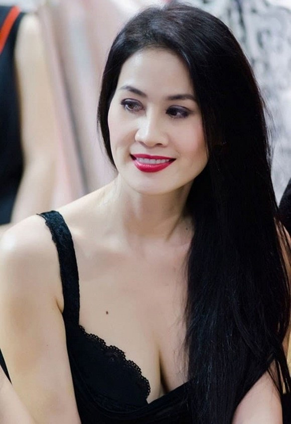 Au Ha My bi boc lam gia not ruoi phu quy o nguc-Hinh-6