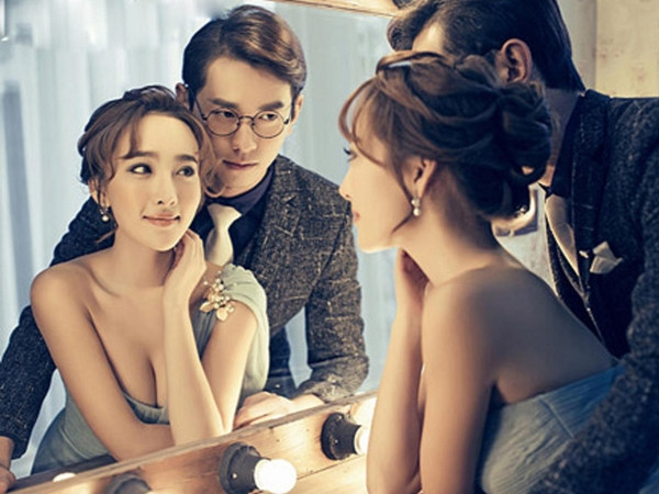 Khi bị phụ nữ cuốn hút, đàn ông thường làm điều này Khi bi phu nu cuon hut, dan ong thuong lam dieu nay