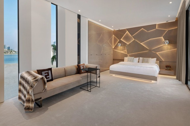 Một phòng ngủ với thiết kế tối giản nhưng vẫn bắt mắt.