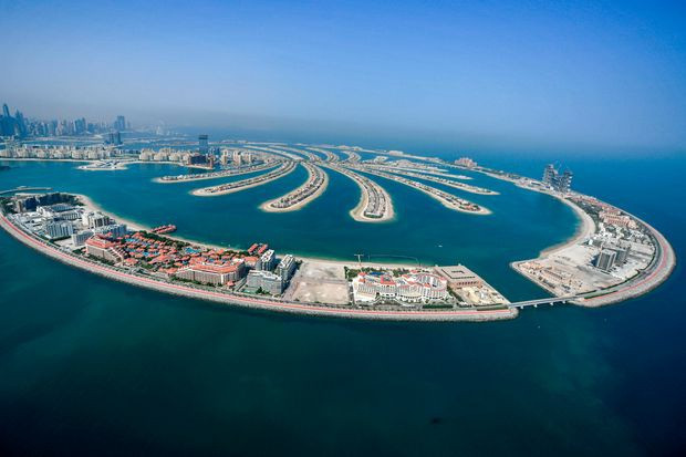 Tại Palm Jumeirah, hòn đảo được xây dựng trên vịnh Ba Tư vào những năm 2000, giá nhà có thể lên tới 50 triệu USD/căn, Leigh Borg, thuộc Công ty Gulf Sotheby’s International Realty - đơn vị rao bán căn nhà của Michael Alibhai.