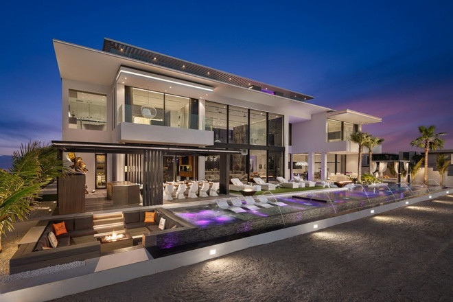 Đây là một trong những dinh thự đắt nhất đang được rao bán tại đảo Palm Jumeirah.