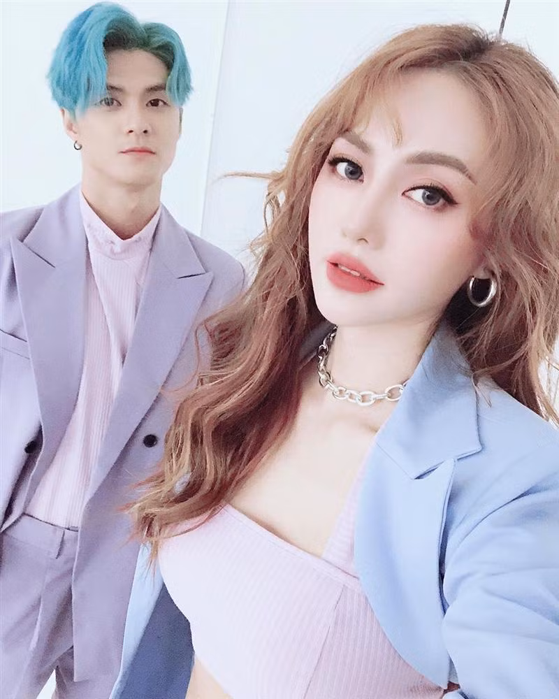 Lam Vinh Hai ky niem 1 nam ket hon, dan mang cho dam cuoi