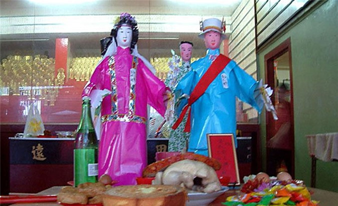 Kham pha hu tuc kinh hoang khien xac phu nu tro thanh mon hang-Hinh-5