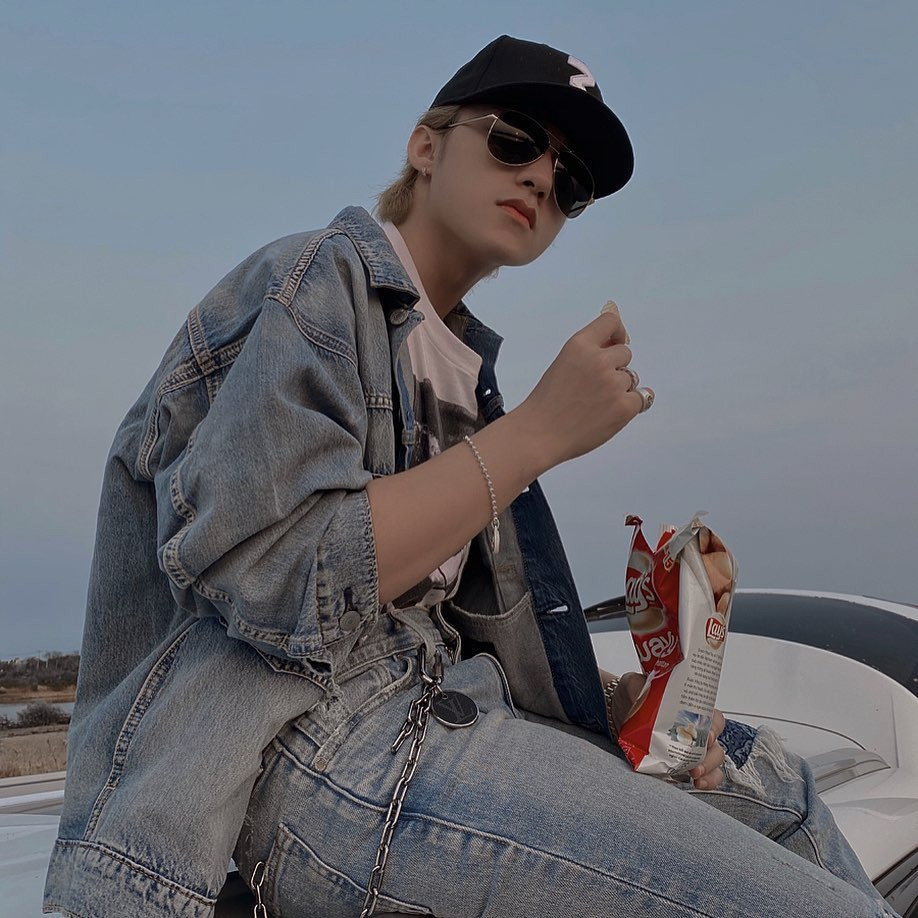 Son Tung M-TP va Thieu Bao Tram ben nhau mua dich-Hinh-4