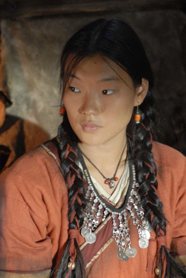 Phụ nữ Eskimo được chồng đem ra tiếp khách, cho ngủ chung với người lạ Phu nu Eskimo duoc chong dem ra tiep khach, cho ngu chung voi nguoi la