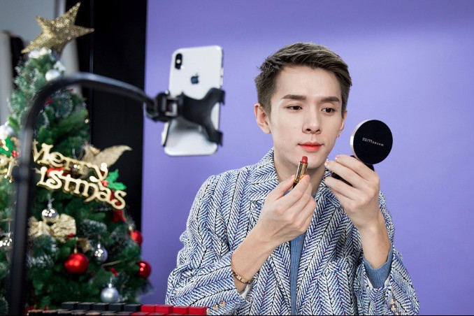 Dan ong Trung Quoc trang diem ngay cang nhieu-Hinh-2