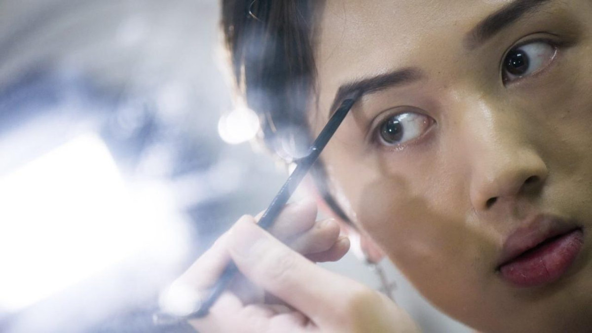 Dan ong Trung Quoc trang diem ngay cang nhieu