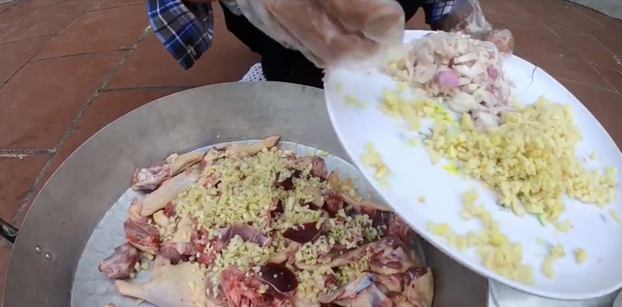 Ba Tan Vlog nau noi bun mang vit khong lo-Hinh-2