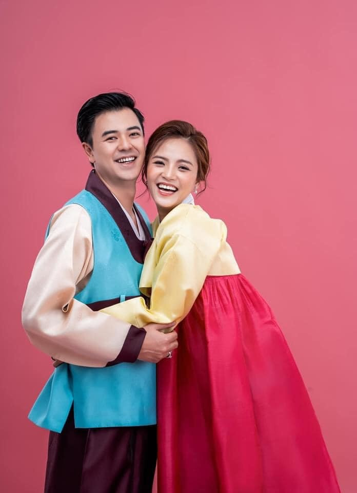 MC Tuan Tu tat tivi de vo khong xem duoc canh tao bao cua chong-Hinh-2