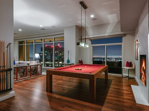 Với sự hỗ trợ của kiến trúc sư Scott Joyce và nhà thiết kế nội thất LM Pagano, diễn viên Perry đã cải tạo căn nhà trong 2 năm qua. Ảnh: Michael MacNamara and Jason Speth.