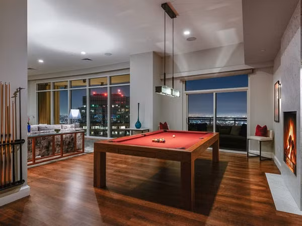 Với sự hỗ trợ của kiến trúc sư Scott Joyce và nhà thiết kế nội thất LM Pagano, diễn viên Perry đã cải tạo căn nhà trong 2 năm qua. Ảnh: Michael MacNamara and Jason Speth.