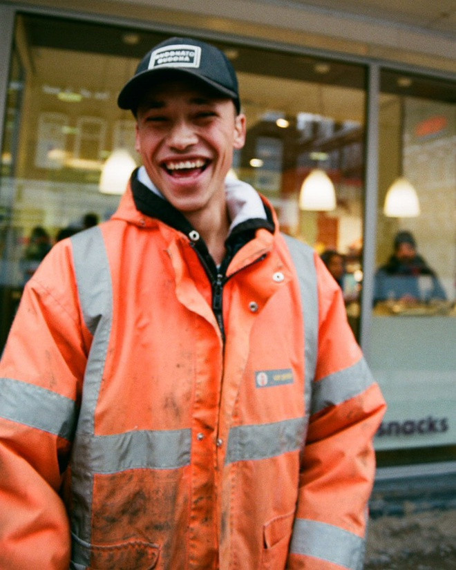 Chang cong nhan doi doi, thanh nguoi mau nho buc anh cua nguoi la-Hinh-3