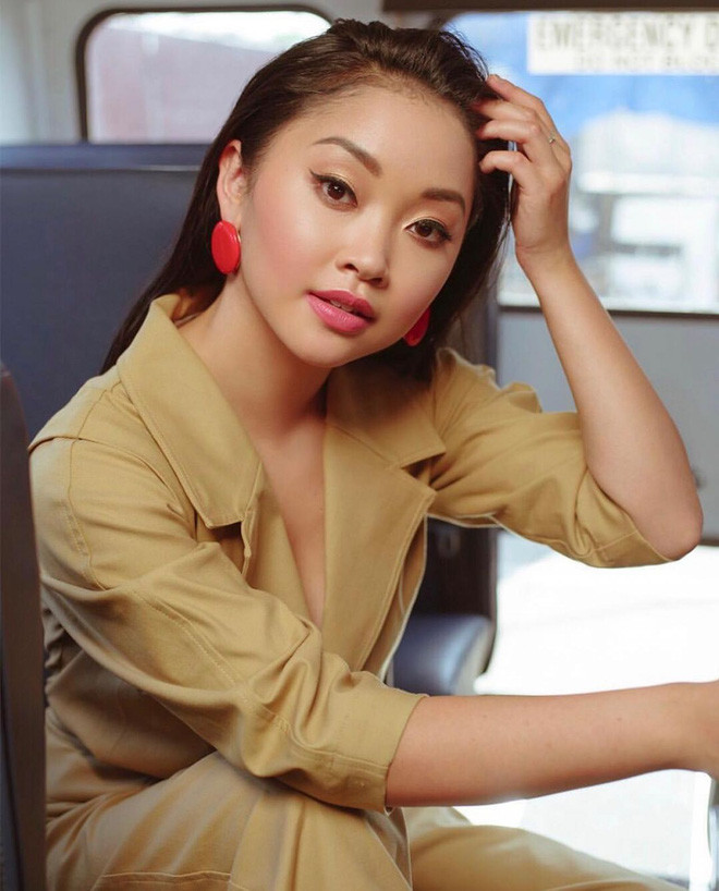 Trên kênh YouTube cá nhân, cô chia sẻ hành trình về thăm lại quê hương Cần Thơ sau 23 năm trong đoạn clip với tựa đề Finding My Roots (Tạm dịch: Tìm về cội nguồn). Tại đây, Lana chia sẻ cảm xúc háo hức, thích thú khi được khám phá những nét đặc trưng của quê hương.