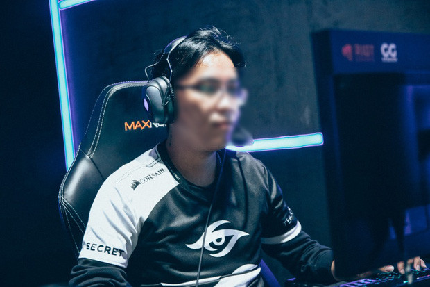 Theo đó, Hà Tiều Phu và chàng trai V. đã có màn trao đổi qua lại rất thẳng thắn. Tuy nhiên, khi sự việc chưa ngã ngũ, V. đã cố gắng liên hệ với nam streamer nhưng không có kết quả. Ảnh: Đây là chàng trai trong phốt cắm sừng.