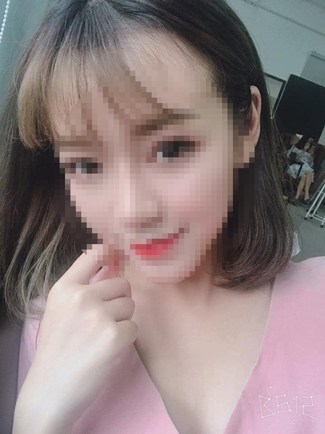 Và mới đây, nữ streamer này còn chiếm sóng nhiều hơn nữa trước nghi vấn "cắm sừng" bạn trai Hà Tiều Phu. Dù nhận về rất nhiều phản hồi trái chiều nhưng hiện cô gái trẻ chưa đưa ra bất cứ phản hồi nào.